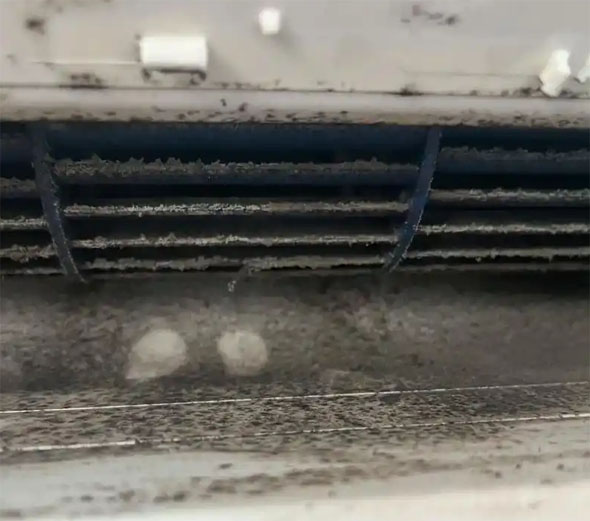 天元空调吹的风有股烧焦味是怎么回事